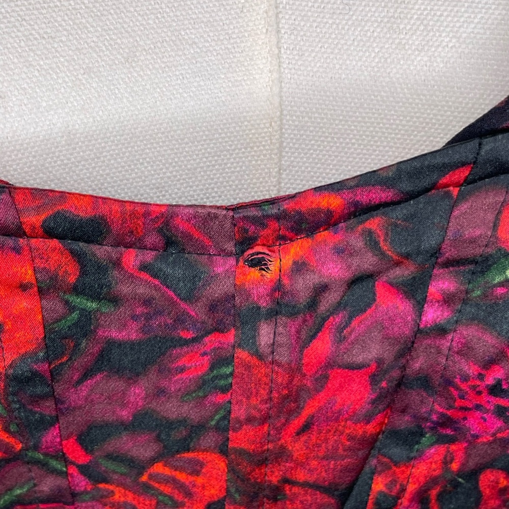 Cinq à Sept Stargazer Lillies Glenda Gown, 0 - Picture 9 of 17